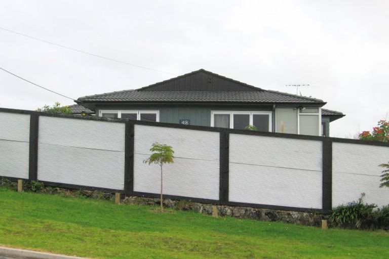 Photo of property in 48 Moffat Road, Red Beach, 0932
