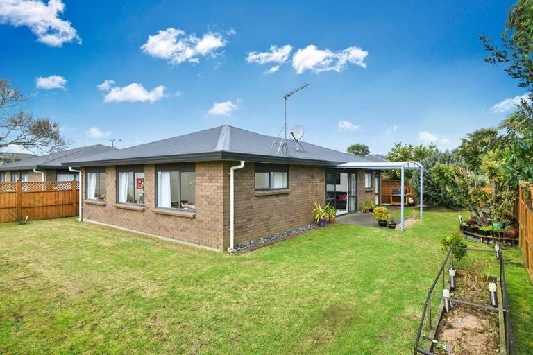 Photo of property in 25 Robertson Road, Favona, Auckland, 2024