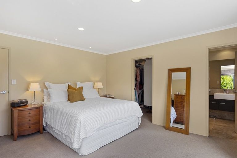 Photo of property in 10 Piha Close, Papamoa Beach, Papamoa, 3118