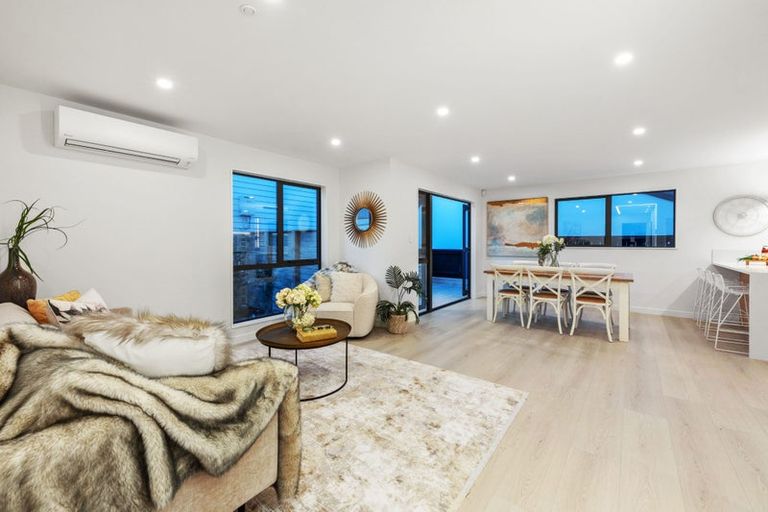 Photo of property in 42c Takutai Avenue, Half Moon Bay, Auckland, 2012