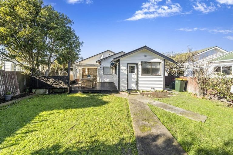Photo of property in 21 Elizabeth Street, Moera, Lower Hutt, 5010