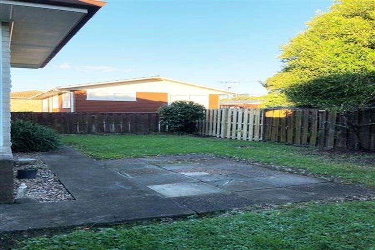 Photo of property in 2/18 Miro Road, Mangere Bridge, Auckland, 2022