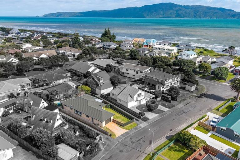 Photo of property in 15a Watson Drive, Paraparaumu Beach, Paraparaumu, 5032