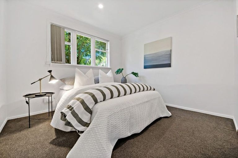 Photo of property in 2 Glengarry Road, Glen Eden, Auckland, 0602