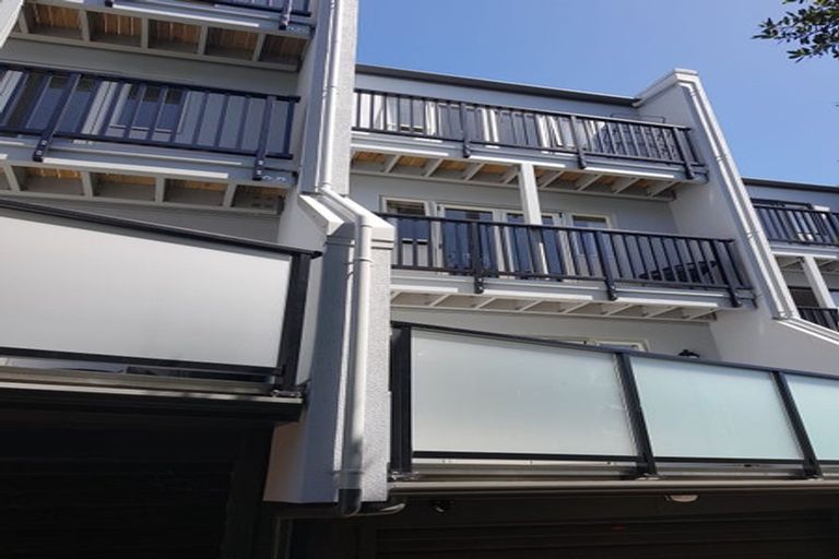 Photo of property in 10/43 Nairn Street, Mount Cook, Wellington, 6011