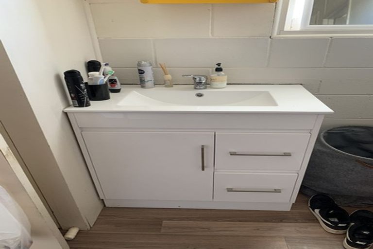 Photo of property in 18 Kent Street, Waiuku, 2123