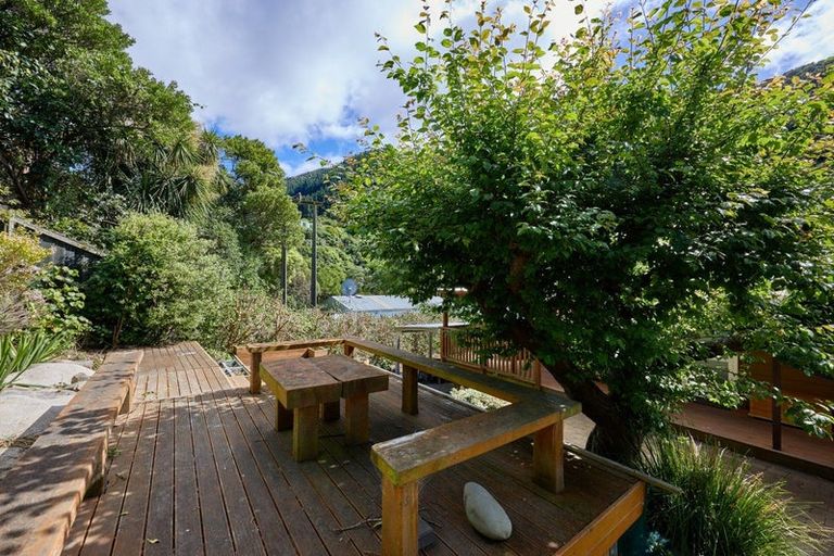 Photo of property in 17 Makura Road, Goose Bay, Kaikoura, 7374