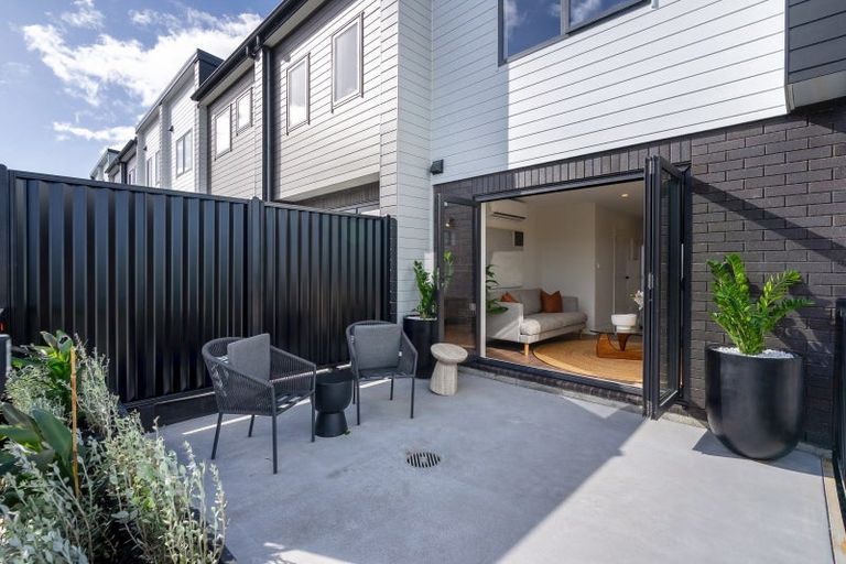 Photo of property in 4/4 Limestone Drive, Hobsonville, Auckland, 0616