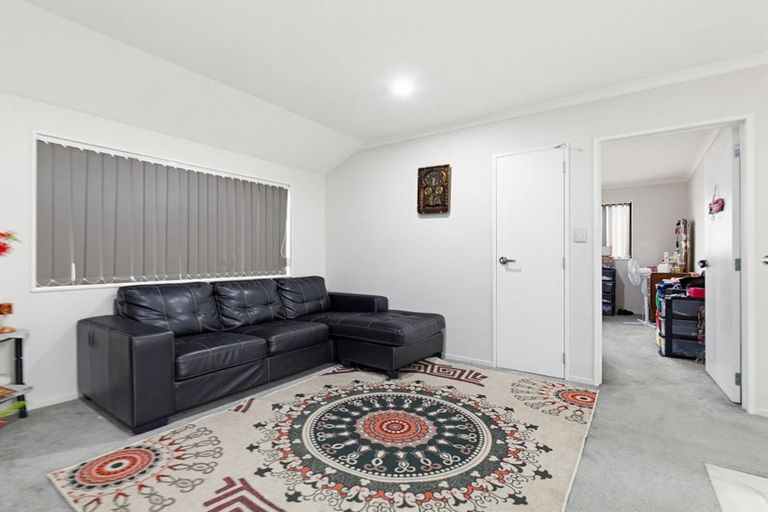 Photo of property in 56a Cambridge Terrace, Papatoetoe, Auckland, 2025