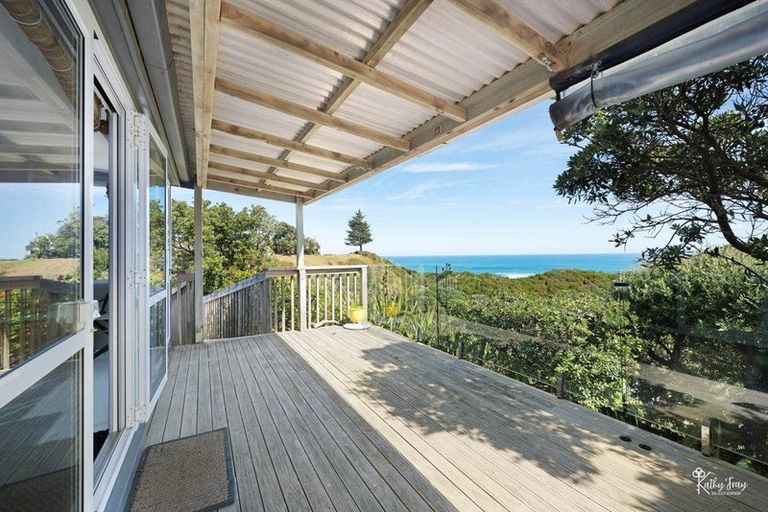 Photo of property in 13 Bayly Street, Baylys Beach, Dargaville, 0377