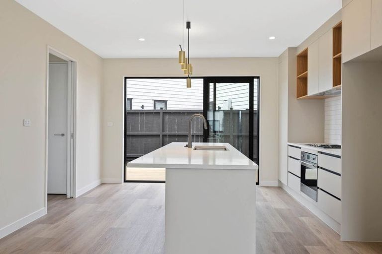 Photo of property in 12 Babos Avenue, Kumeu, 0810
