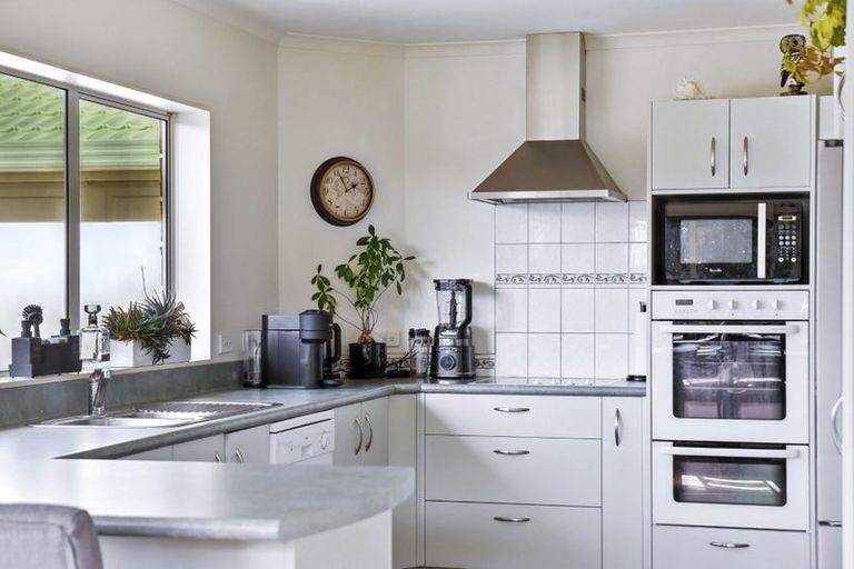 Photo of property in 114d Arawhata Road, Paraparaumu, 5032