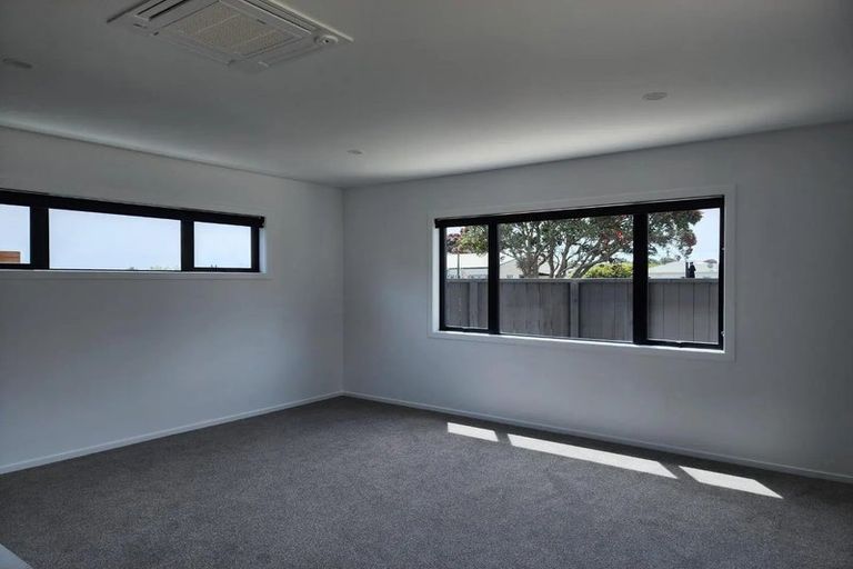 Photo of property in 140a Ngamotu Road, Spotswood, New Plymouth, 4310