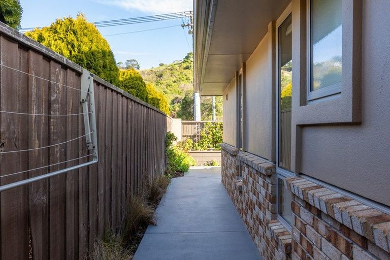 Photo of property in 21 Taupata Street, Redcliffs, Christchurch, 8081