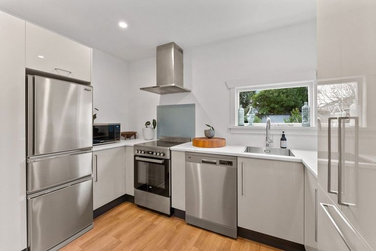 Photo of property in 94 Hine Street, New Plymouth, 4310