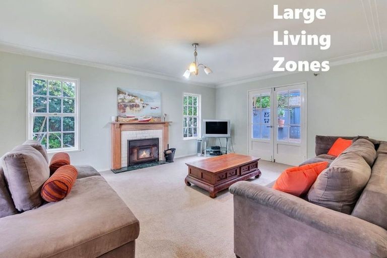 Photo of property in 2 Barberton Terrace, Red Hill, Papakura, 2110