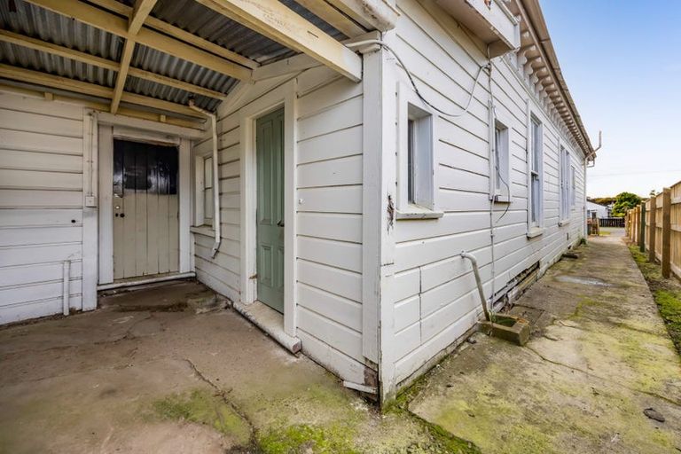 Photo of property in 15 Cornwall Street, Eltham, 4322