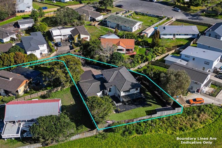 Photo of property in 44 West Harbour Drive, West Harbour, Auckland, 0618