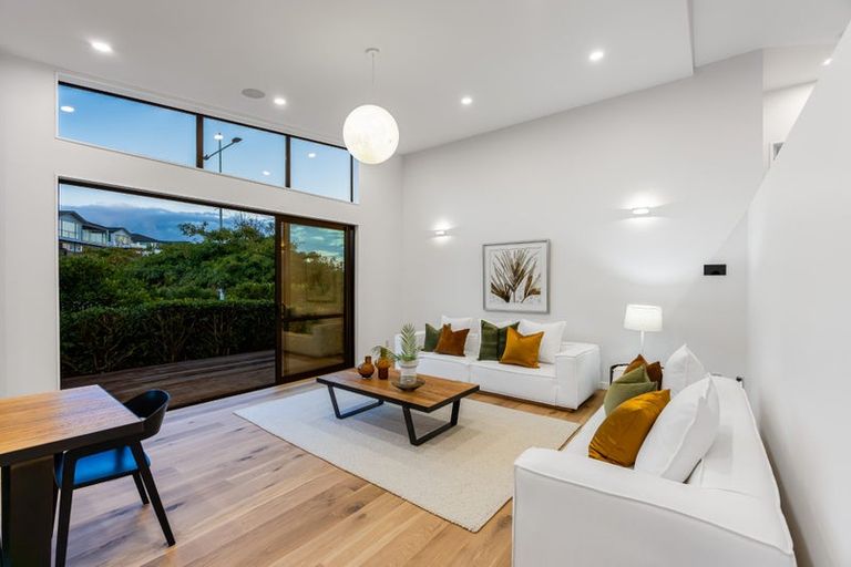 Photo of property in 16 Te Oneroa Way, Long Bay, Auckland, 0630