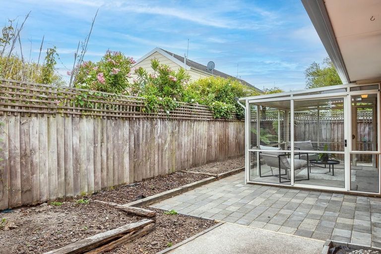 Photo of property in 118 Aorangi Road, Bryndwr, Christchurch, 8053