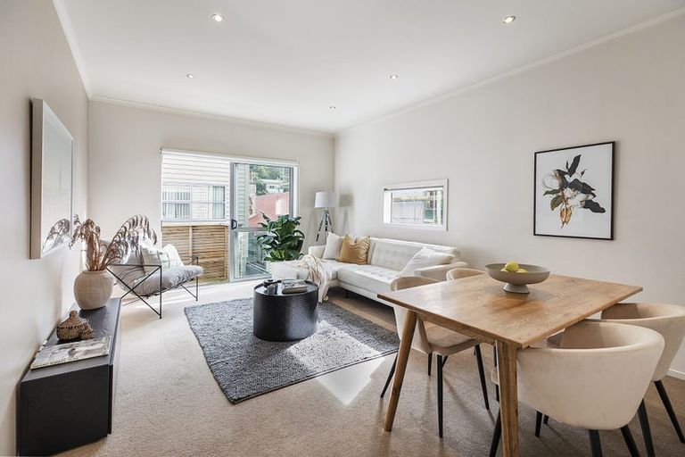 Photo of property in 1/123 The Parade, Island Bay, Wellington, 6023