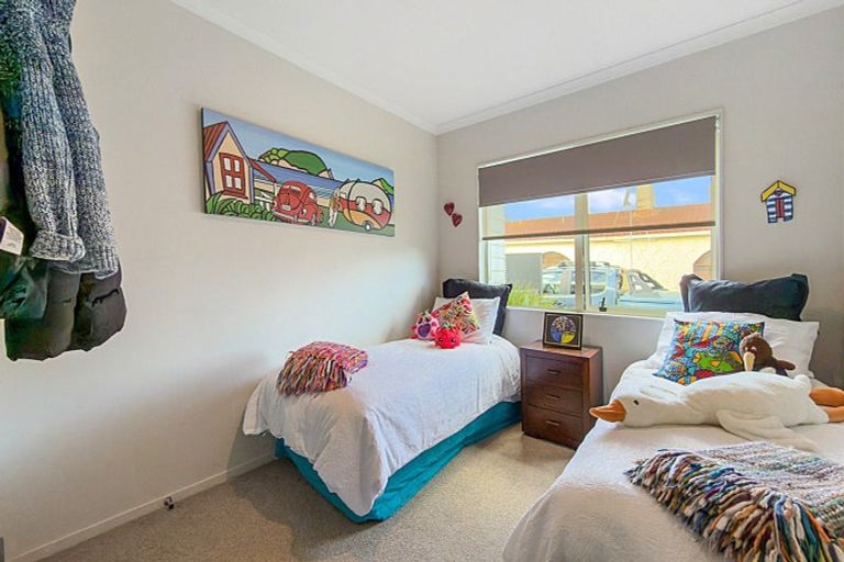 Photo of property in 10 Whiritoa Beach Road, Whiritoa, Whangamata, 3691