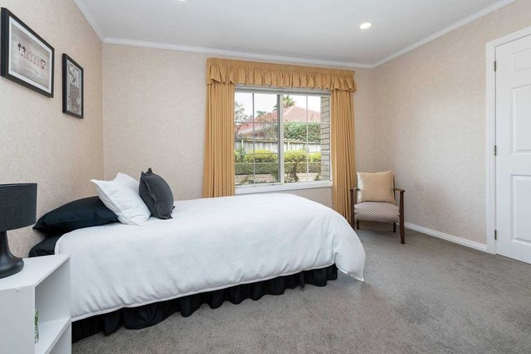 Photo of property in 7 Magilligan Close, East Tamaki Heights, Auckland, 2016