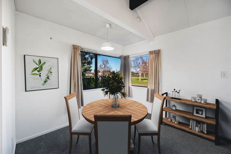 Photo of property in 42 Whiting Crescent, Greenmeadows, Napier, 4112