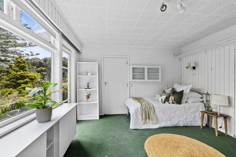 Photo of property in 28 Beacon Hill Road, Strathmore Park, Wellington, 6022