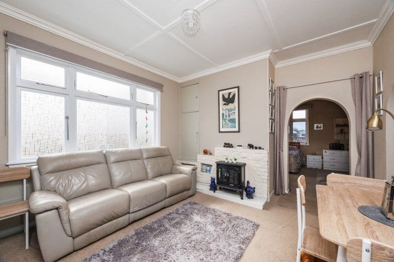 Photo of property in 42 Shamrock Street, Takaro, Palmerston North, 4412