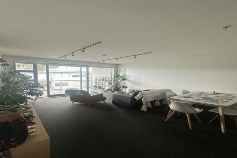 Photo of property in Revolucion Apartments, 402n/28 Torrens Terrace, Mount Cook, Wellington, 6011