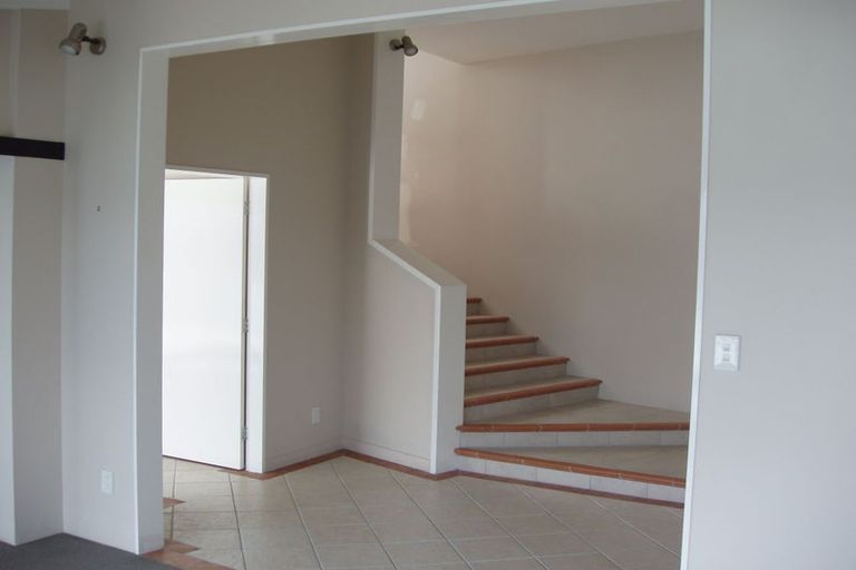 Photo of property in 27 Kaikoura Street, Maupuia, Wellington, 6022