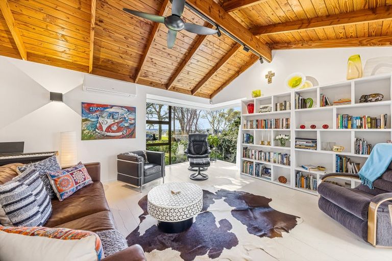 Photo of property in 9 Westpark Drive, West Harbour, Auckland, 0618