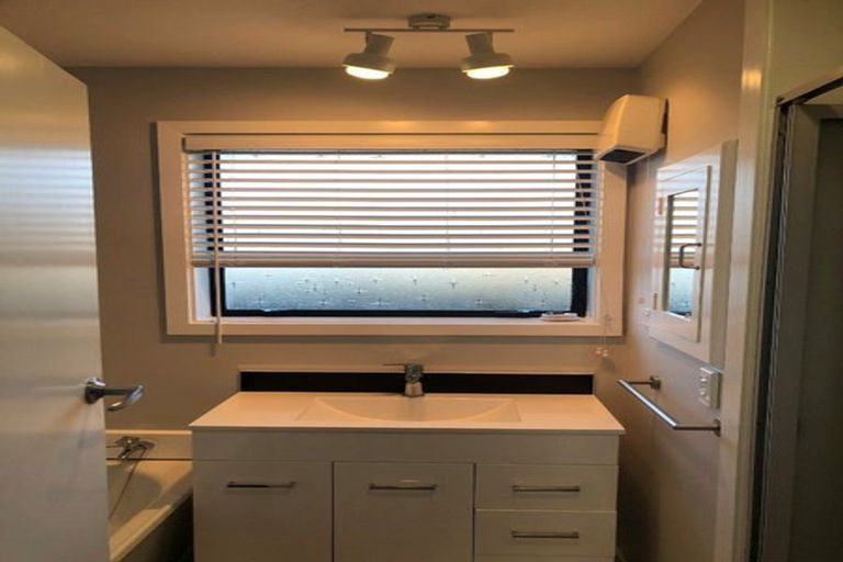 Photo of property in 7 Compton Street, Woolston, Christchurch, 8062