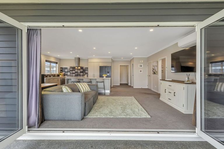Photo of property in 22 Kaituna Place, Te Awa, Napier, 4110