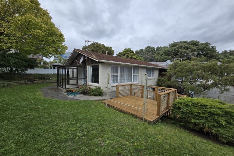 Photo of property in 51b Mana View Road, Paremata, Porirua, 5026