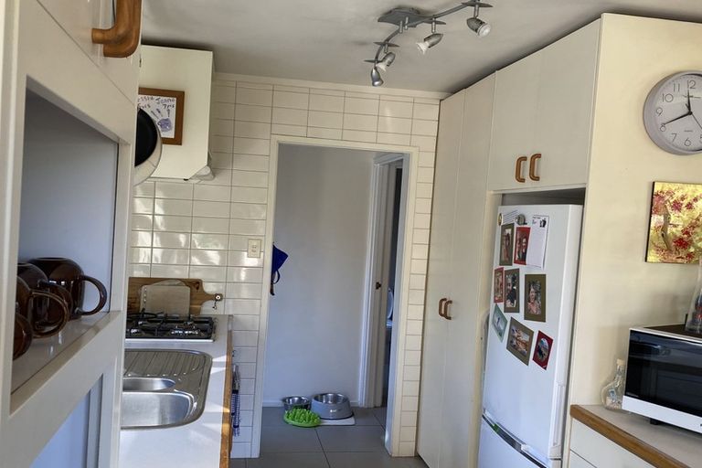 Photo of property in 16 Quincey Place, Massey, Auckland, 0614