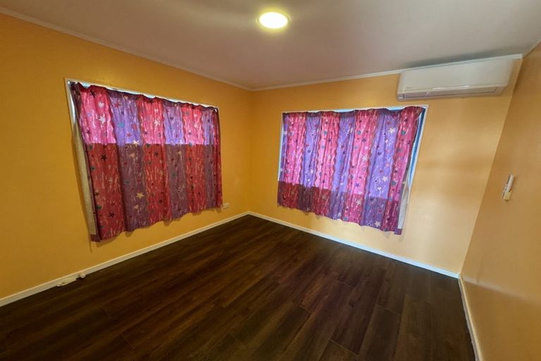 Photo of property in 17 Lolim Place, Favona, Auckland, 2024