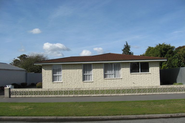 Photo of property in 1 Solway Avenue, Ilam, Christchurch, 8041