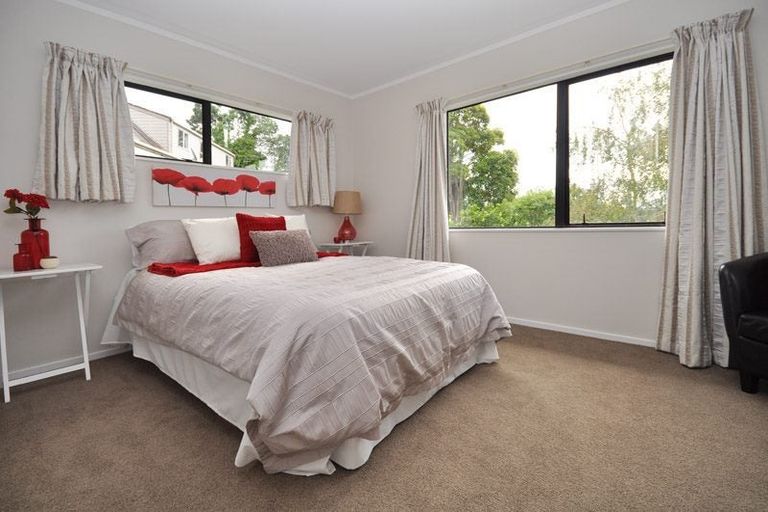 Photo of property in 1/40 Lilburn Crescent, Massey, Auckland, 0614