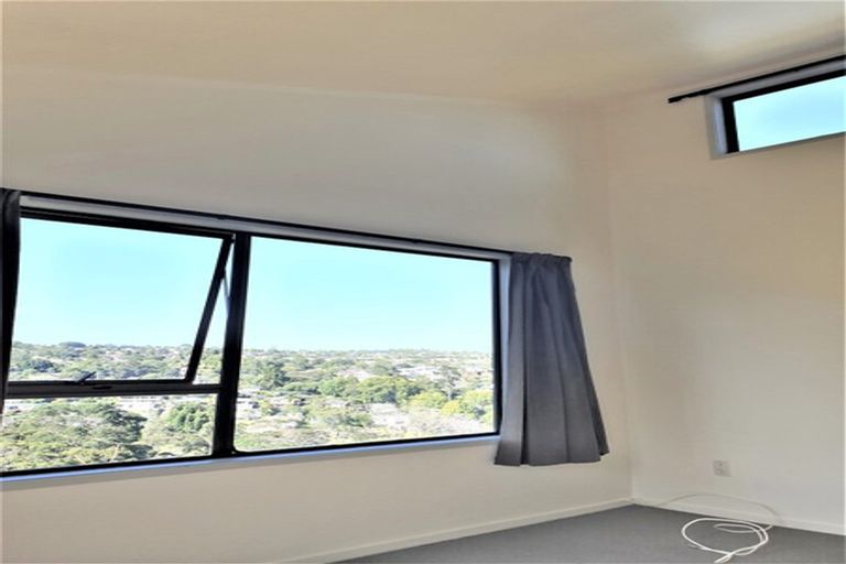 Photo of property in 38 Tree View Avenue, Glenfield, Auckland, 0629