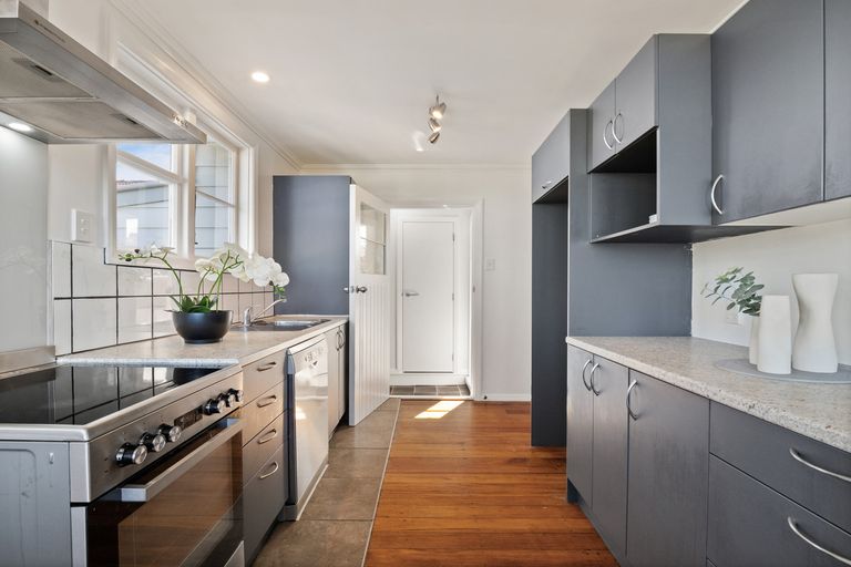 Photo of property in 5 Ellersley Street, Halfway Bush, Dunedin, 9010