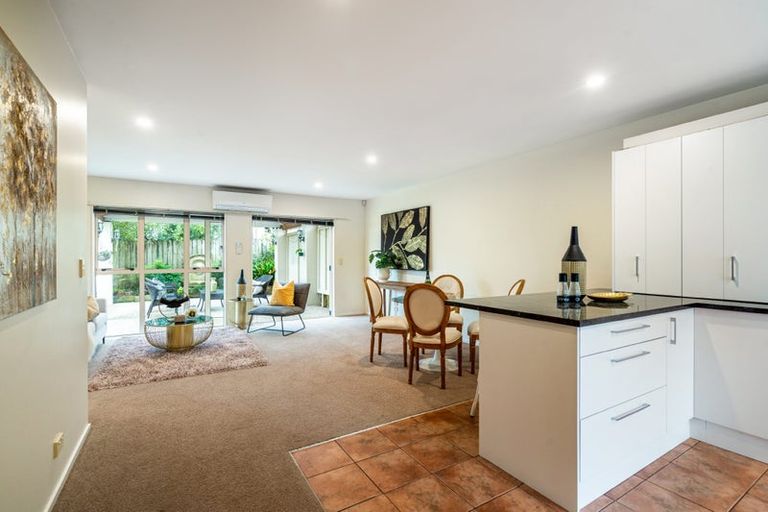 Photo of property in 27 Kinleith Way, Albany, Auckland, 0632