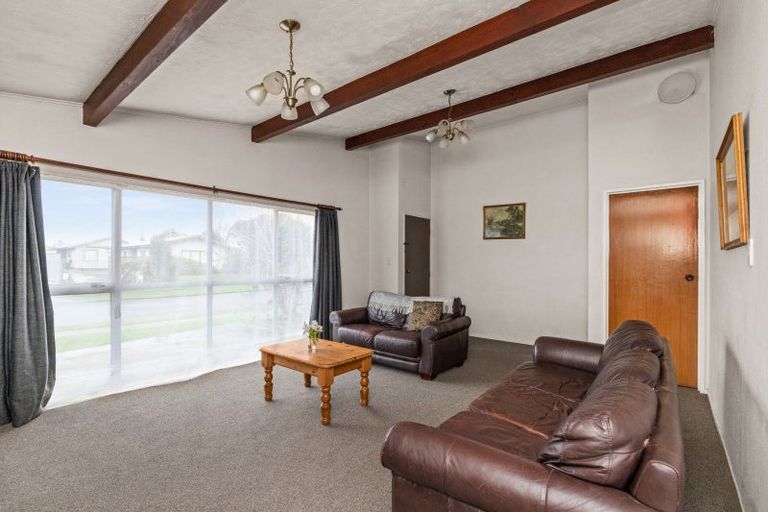 Photo of property in 8 Jeffares Place, Taradale, Napier, 4112