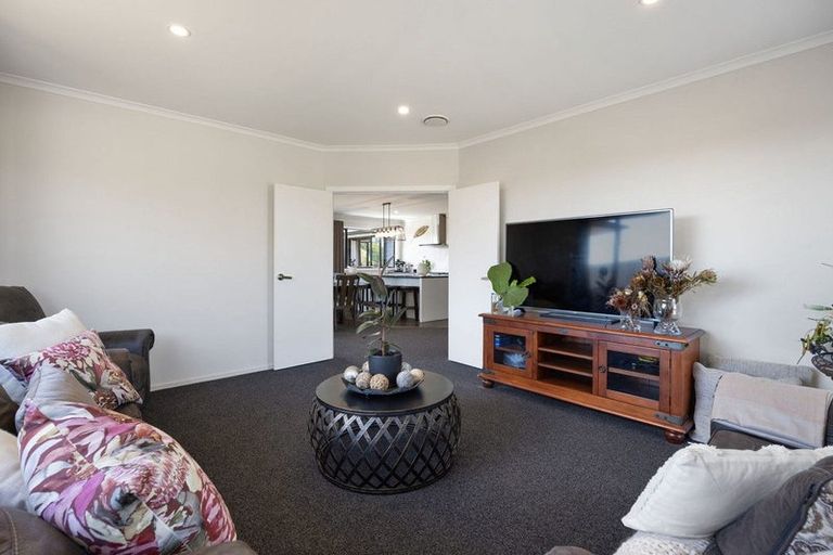 Photo of property in 16 Hehan Close, Cambridge, 3434