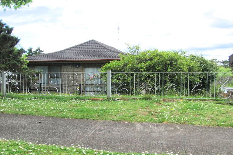 Photo of property in 37 Catkin Crescent, Papatoetoe, Auckland, 2025