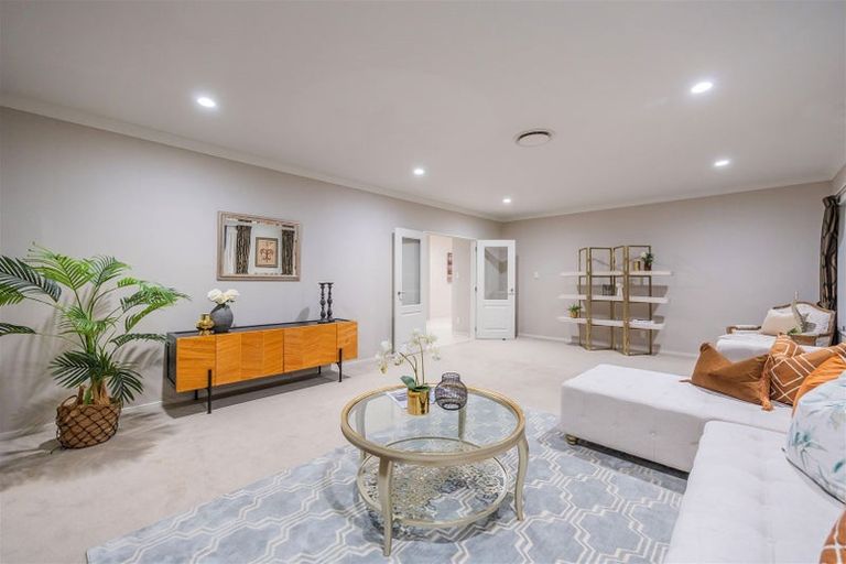 Photo of property in 6 Fairhill Place, Flat Bush, Auckland, 2016