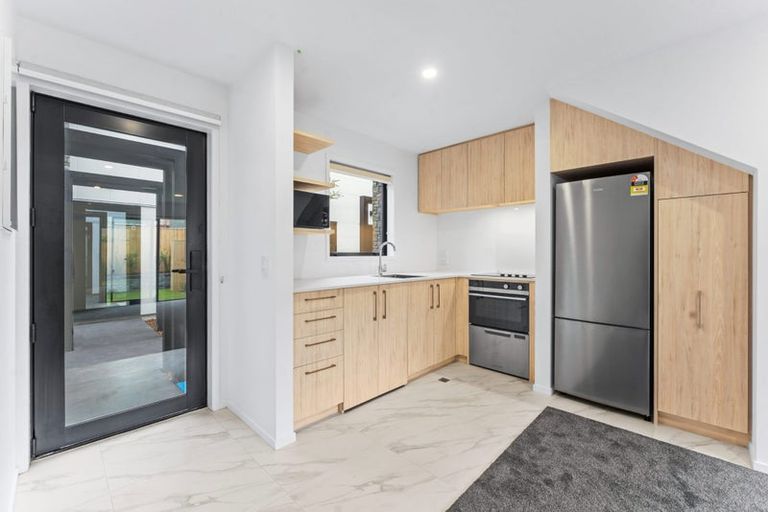 Photo of property in 5/24 Yeovil Road, Te Atatu Peninsula, Auckland, 0610