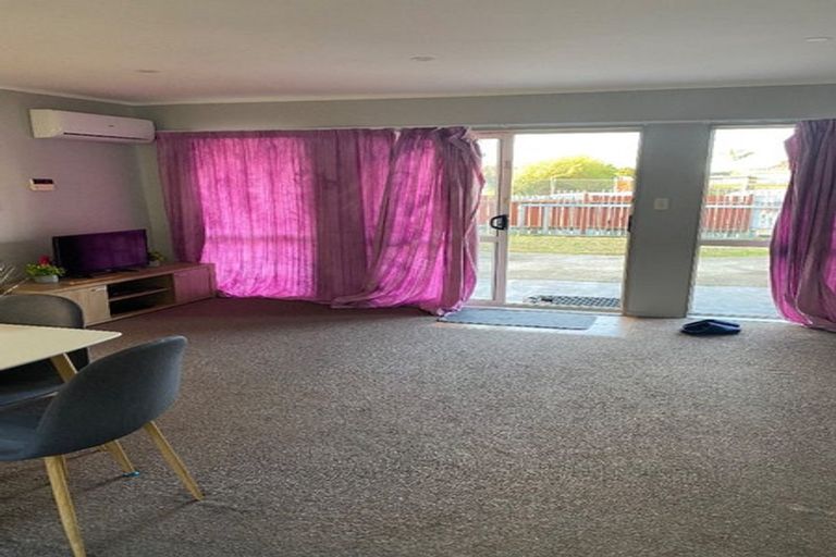 Photo of property in 323 Massey Road, Mangere East, Auckland, 2024