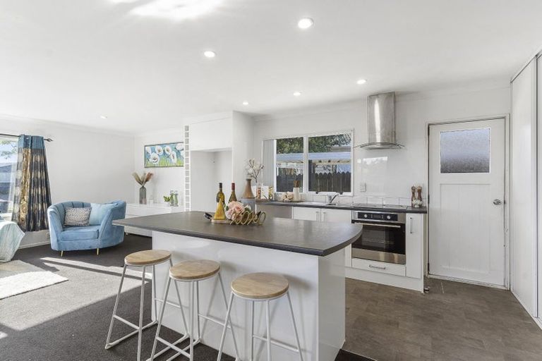 Photo of property in 1/39 Riverton Drive, Randwick Park, Auckland, 2105